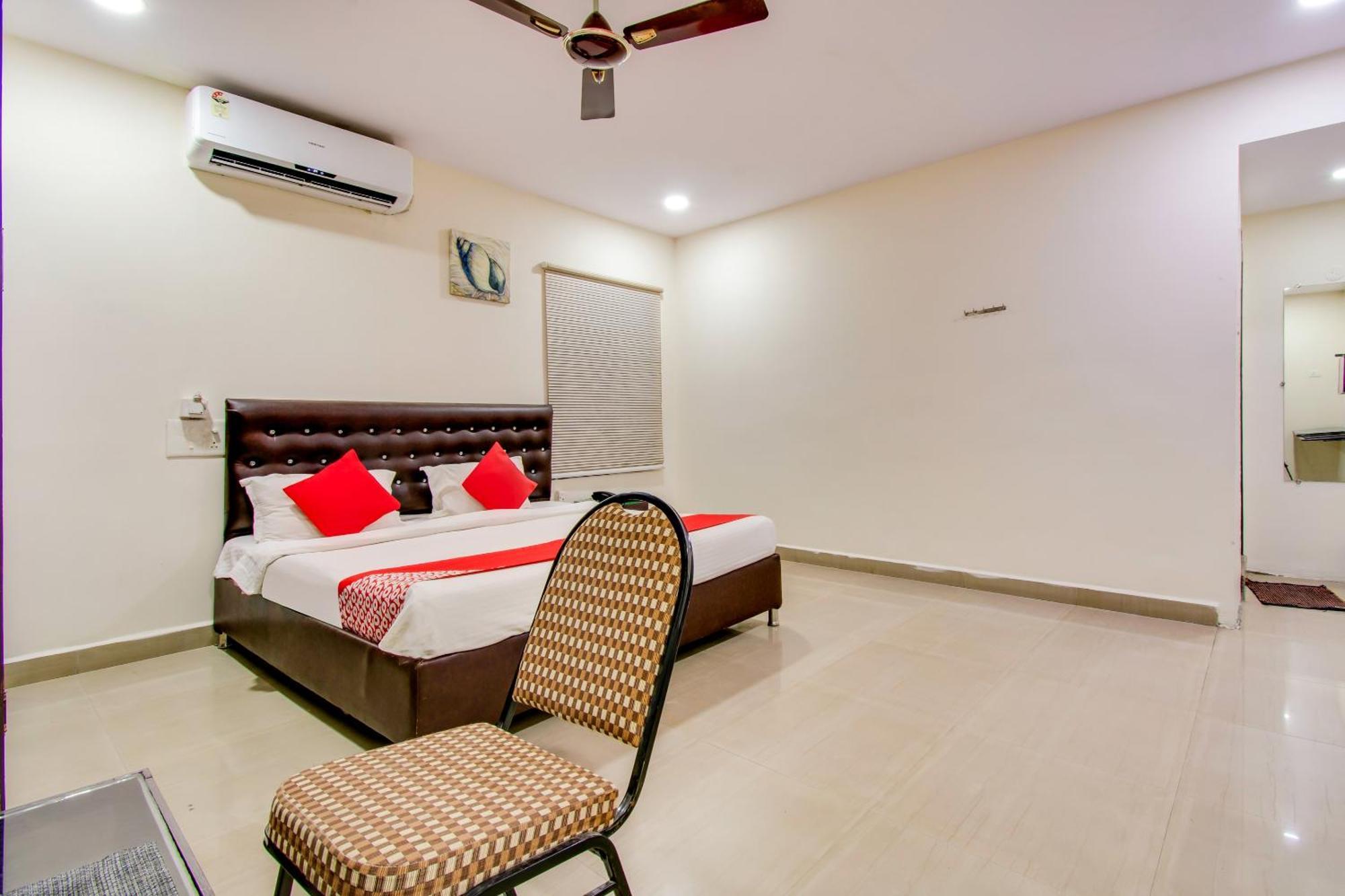 Oyo Akshaya Inn Vijayawada Bagian luar foto